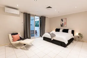 Luxury Penthouse with Natural Light - Image 4