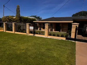 Stunning home secured parking Walk to mall and pub - Image 5