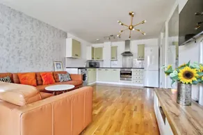 Entire rental unit in Greater London - Image 3