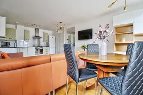 Entire rental unit in Greater London - Image 4