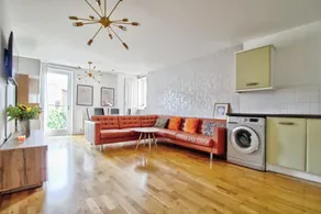 Entire rental unit in Greater London - Image 2