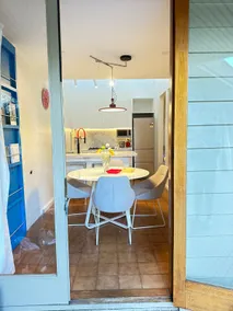 Crimson 2BR Retreat /4Guests Doncaster Westfield - Image 3