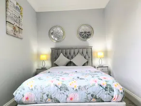 Designer 4BR Townhouse Oxford City Centre - Image 2