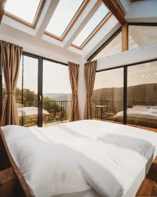 Cabana romantica cu cer vizibil din pat - Apuseni Air Luna - Image 2