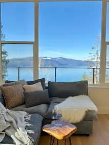 Hygge Hideaway - Breathtaking Lake View + Hot Tub - Image 4