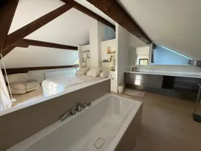 Charming Attic Suite with Lake View – 2 BR - Image 4