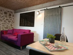 ”Charming apartment” with exposed stones - Image 5