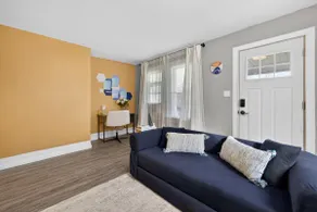 Modern space in village of Liverpool - Image 2
