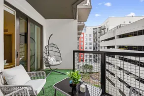 2BR suite w/ game room & pool! 5 min to downtown - Image 5