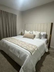 Cozy 2BR Near Miracle Mile + Free Parking - Image 3