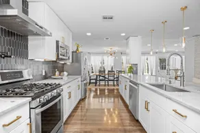 Luxury Pet Friendly Home| Pool, BBQ & Game Room - Image 4