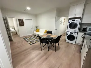 Cozy 2 Bedroom Suite in Burnaby - Image 4