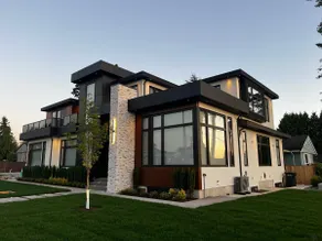 Cozy 2 Bedroom Suite in Burnaby - Image 2