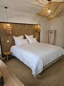 Les Volets Bleus house and spa - Image 3