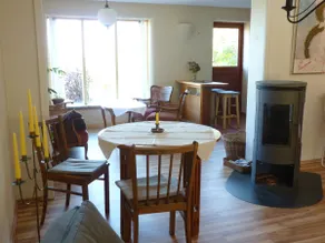 Vacation home overlooking the hills - Image 5