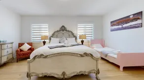 Modern-Detached 5 Bedroom~100% Spotless-Sleeps 13 - Image 5