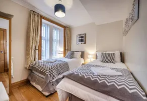 Charming & Cosy Drymen Flat - Image 2