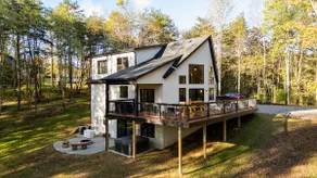 Shay's Western Luxury Retreat - Image 2