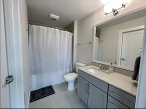 Prime Location with 360 Views of the City! - Image 5