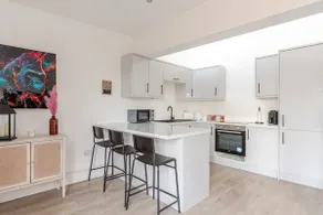Stylish 2 Bedroom Apartment in Liverpool - DATES AVAILABLE for the GOLF OPEN CHAMPIONSHIP in Royal Birkdale - Image 2