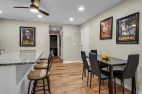 Cozy 3 Bed, Central A/C - GREAT Location! - Image 4
