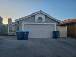 Modern Private Studio Near Airport & Strip - Image 3