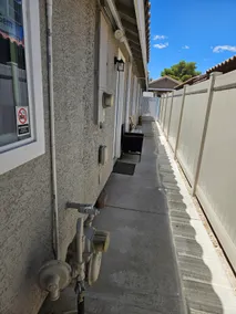Modern Private Studio Near Airport & Strip - Image 5