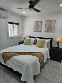 Modern Private Studio Near Airport & Strip - Image 2