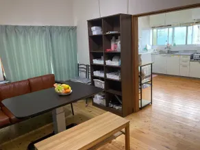 Private beach villa, BBQ included, 800-square-meter yard, 5-minute walk to the beach, parking for 5+ cars - Image 5