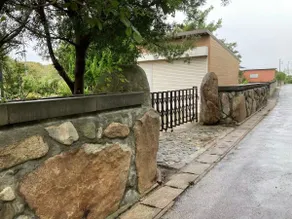 Private beach villa, BBQ included, 800-square-meter yard, 5-minute walk to the beach, parking for 5+ cars - Image 3