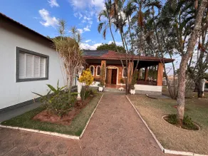 Ranch with 5 suites, pool and green area - Image 3