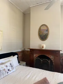 Unique 1870s cottage in the heart of Warwick - Image 2