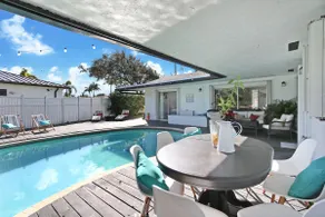 Sunny Suburban Escape with Private Pool & BBQ - Image 3