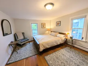 3+ Beds 2 Baths, 3 Min Walk to Main St & Trails - Image 3