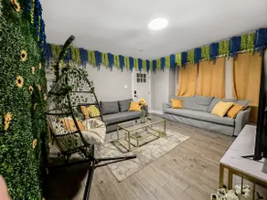 Spacious 2BR | 5 Beds | Walk to UPenn - Image 2