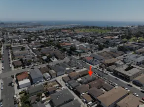 Artful Bungalow Near Beach, Waterfront, & Downtown - Image 3