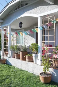 Artful Bungalow Near Beach, Waterfront, & Downtown - Image 2