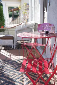 Artful Bungalow Near Beach, Waterfront, & Downtown - Image 5