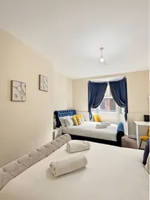 Spacious Central Ground Floor Sleeps 6 - Newark Town Centre - Free Parking - Amaya Twelve - Image 5