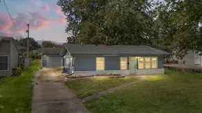 Little Blue Haven - Cozy 3BR w/ Yard - Image 2