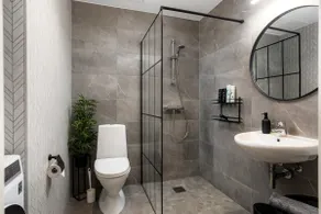 Spacious apartment next to National Museum - Image 4