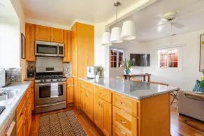 Private Cottage near Redwood City and San Carlos Downtowns - Image 3