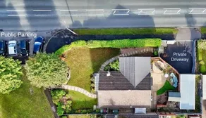 Detached 3BR Bungalow | 15 Mins to Peak District - Image 3