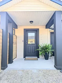 Stylish Carriage House | Pool, Hot Tub + Yard - Image 4