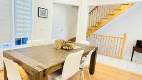 Bright 3BR Home in Richmond Hill free parking - Image 3
