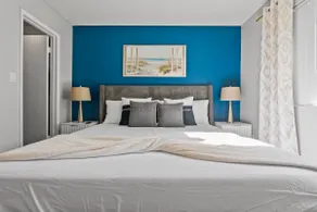 Designer Retreat - King Bed, Pool, Gym - Image 4
