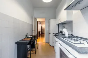 Parking and Wi-Fi - Bright apartment - Image 4