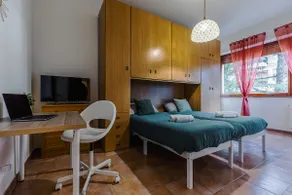 Parking and Wi-Fi - Bright apartment - Image 3