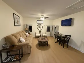 Cozy Cottage • Close to Springs + Ocala Forest • - Image 5