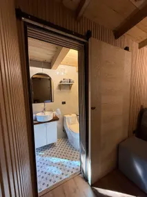 Cabin in the Andes Mountains with a view of the valley - Image 5